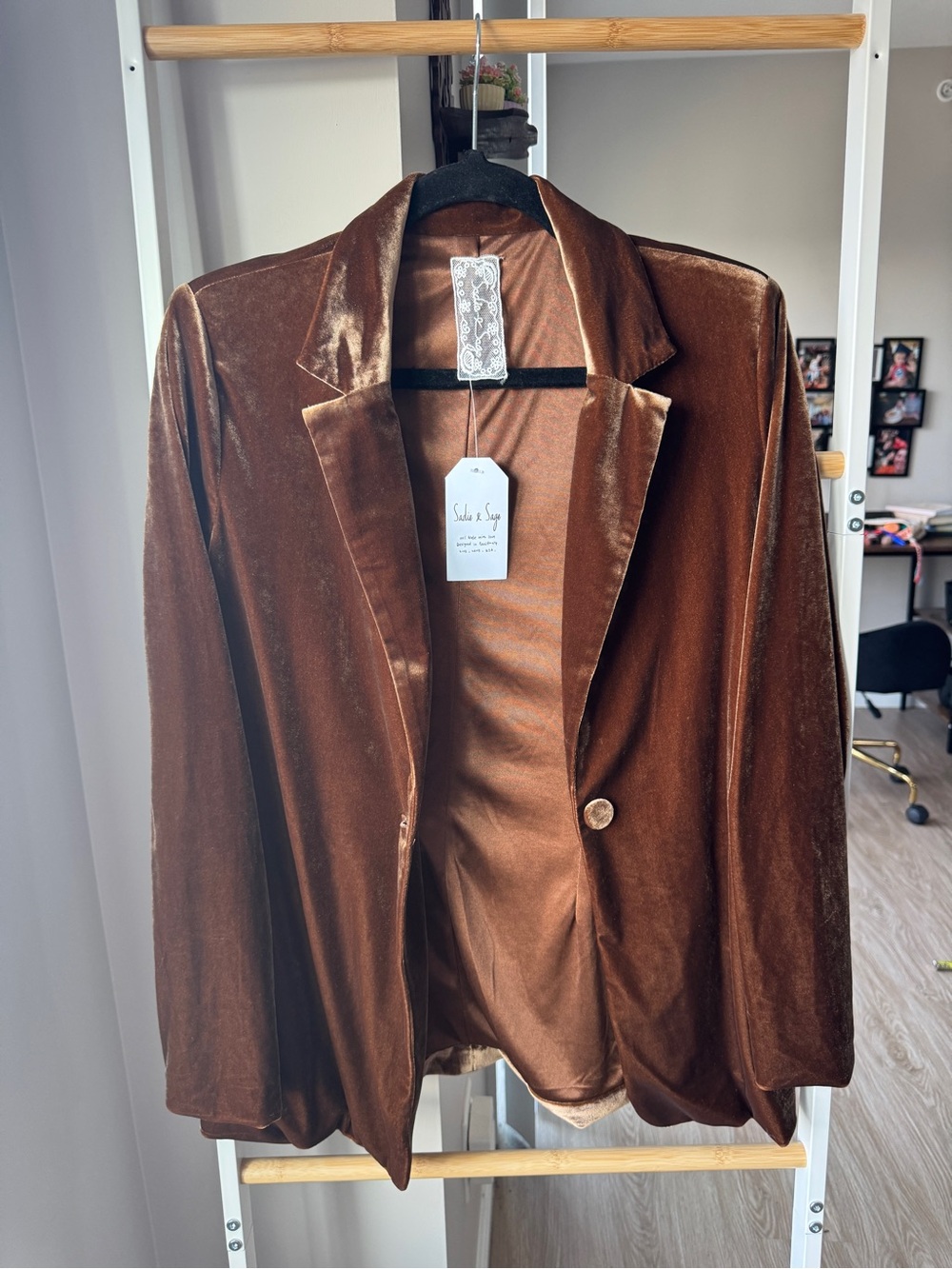 Sadie & Sage Velvet Blazer Smoky Gold Size S NWT Front Button Shoulder Pads